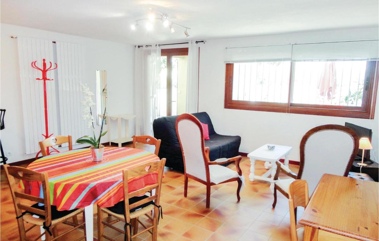 Stunning Apartment In Pignan With Kitchen Exterior foto